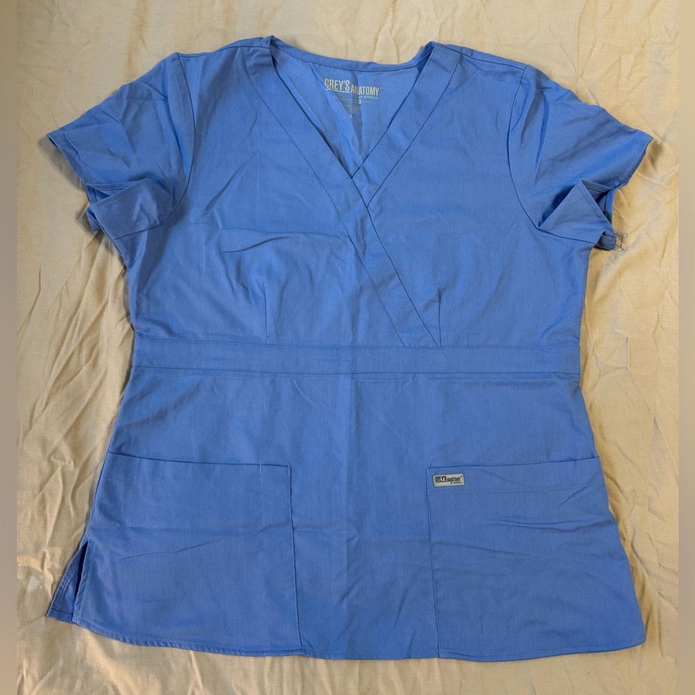 Grey's Anatomy Women's Sky Blue V-Neck Scrub Set